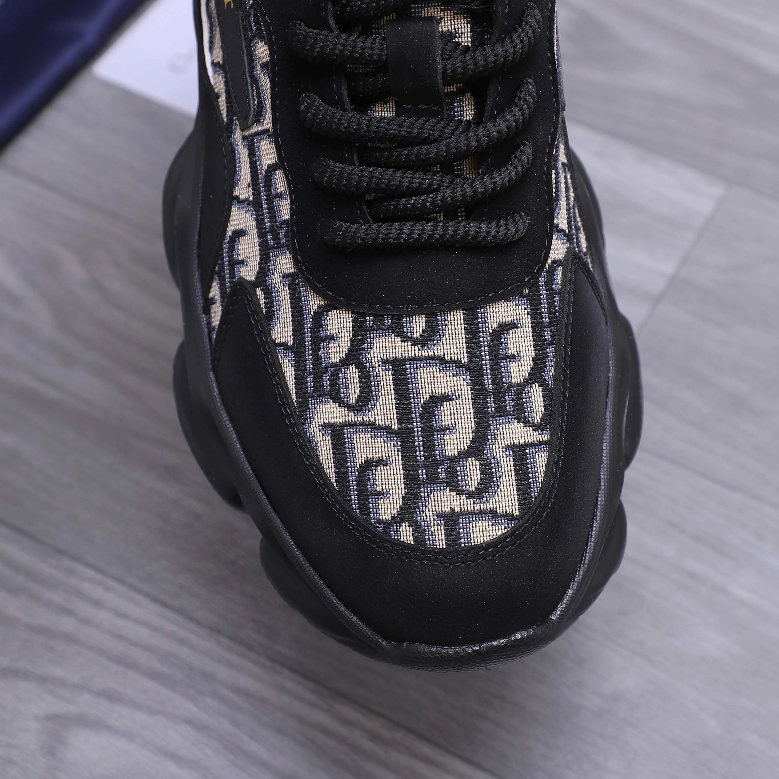 Men's shoes 💰p460 Product trademark: Dior "Dior" casual lace-up men's shoes Regular size: 38-44 Product materials: Selected classic woven pattern stitching cowhide upper, breathable mesh lining, cowhide insole, rubber outsole